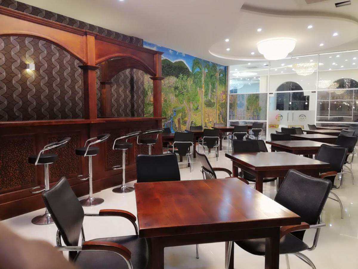 Saru Blue Sapphire Hotel Udawalawe Exteriör bild